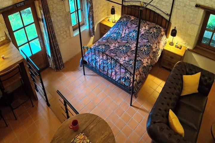 Gîte pour 4 personnes, avec jardin à Poullignac - 4