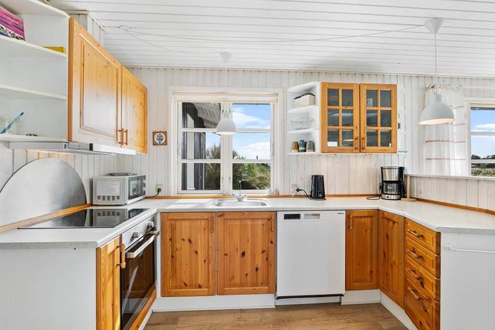 Schönes Ferienhaus in Klegod mit Holzofen und Sauna für 4 Personen in Ringkøbing, Holmsland Klit