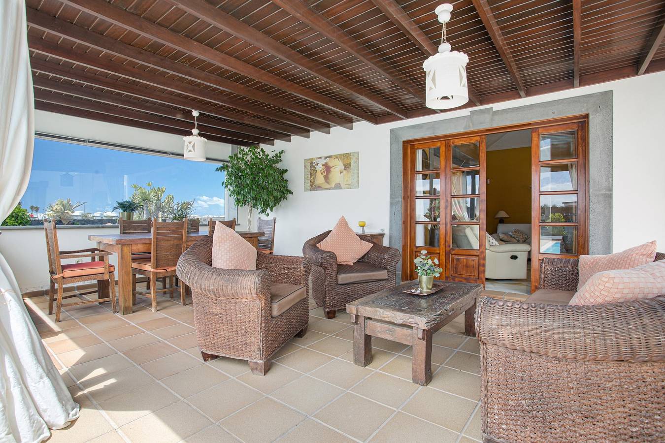 Villa Capricho avec vue sur la mer et la montagne et piscine in Montaña Roja, Yaiza