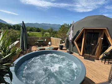 Tente pour 2 personnes, avec jacuzzi ainsi que terrasse et jardin en Pyrénées-Atlantiques