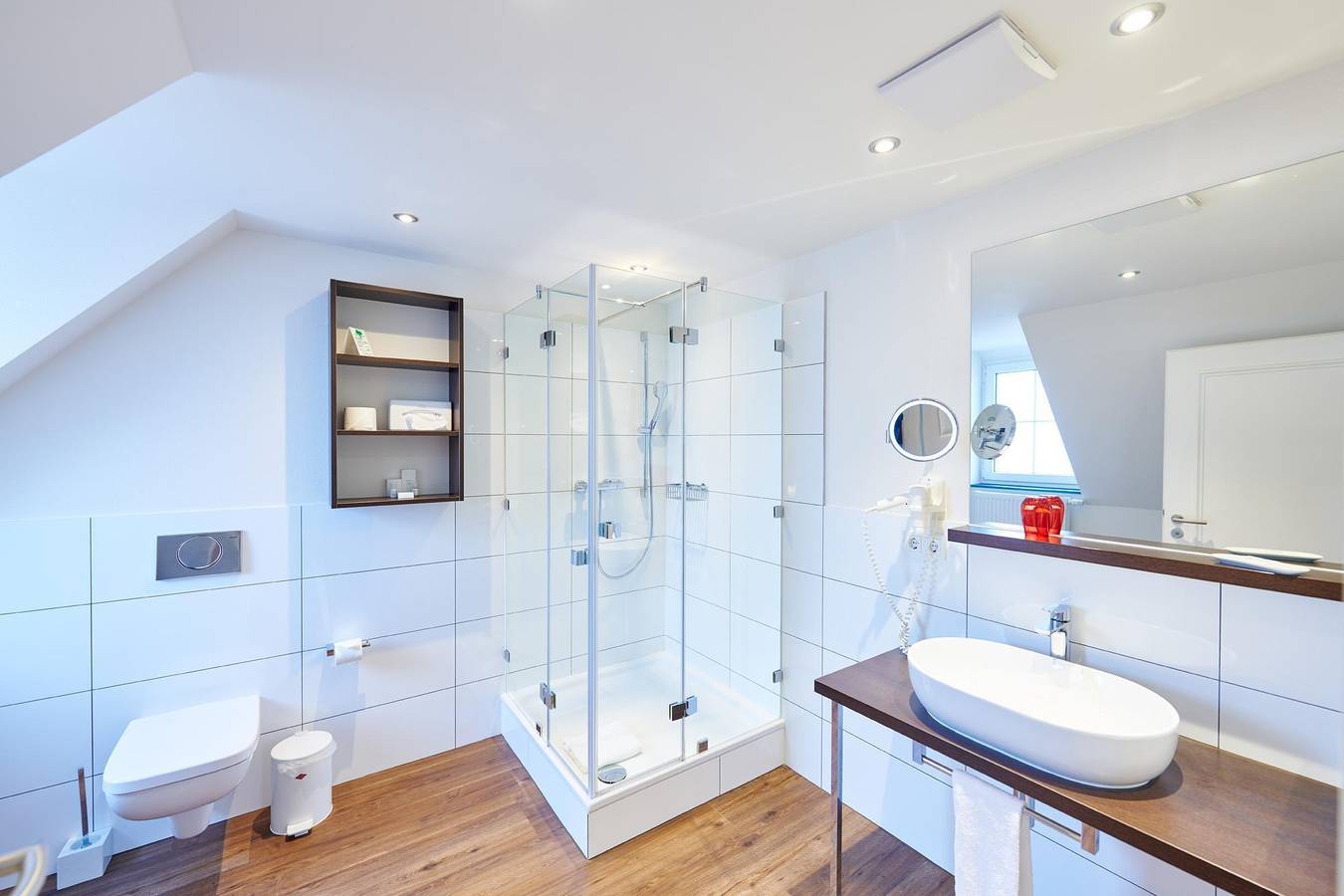 Einzelzimmer, Dusche, Wc in Nieder-Olm, Landkreis Mainz-Bingen