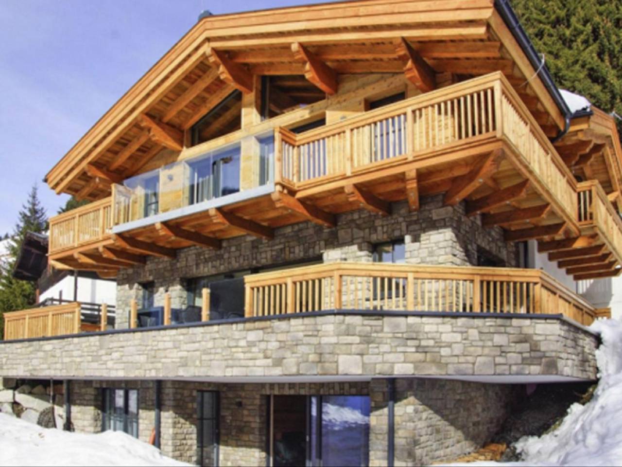 Exklusives Chalet mit Wellness auf der Piste in Hinterglemm, Saalbach-Hinterglemm