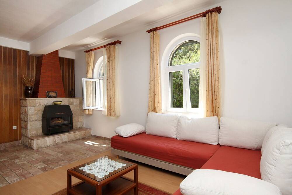 Ganze Wohnung, 1-Zimmer-Ferienwohnung am Strand Brist, Makarska in Brist, Makarska Riviera
