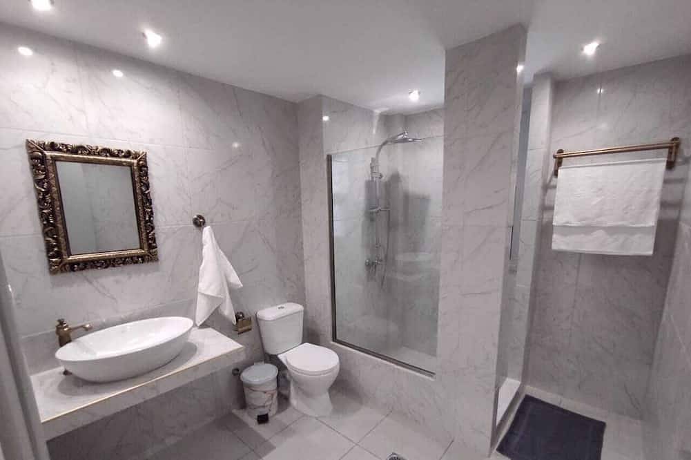 Ganze Wohnung, Vista Mare Suites , 2 min drive to the sea (1) in Karpathos