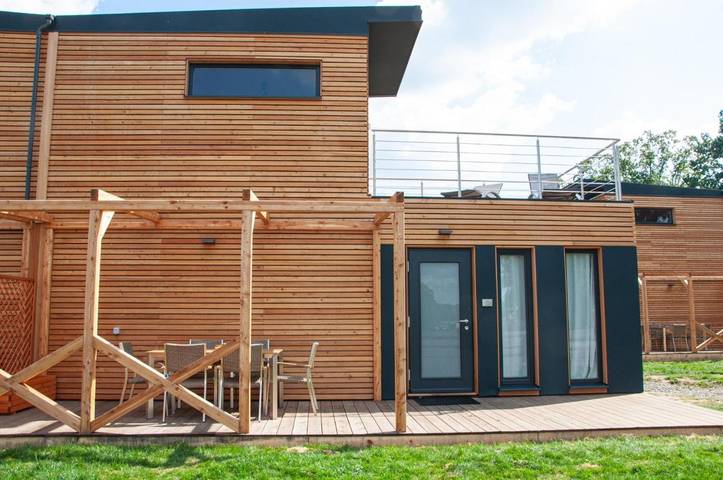 Ferienhaus für 5 Personen, mit Balkon und Terrasse sowie Seeblick