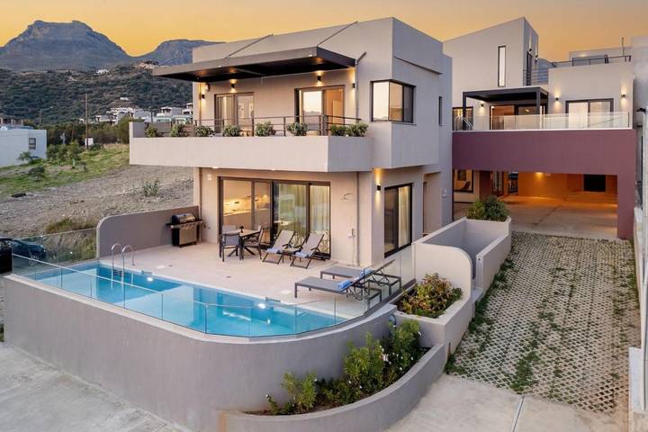 Ferienhaus für 4 Personen, mit Pool und Ausblick sowie Terrasse, mit Haustier in Plakias