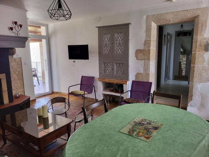 Gîte pour 4 personnes, avec Terrasse et Jardin ainsi que Piscine et Vue à Maison de Noailles