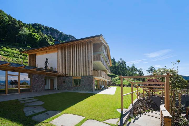 Apartamento entero, Apartamento de vacaciones «Lodge Melisse» con vistas a la montaña, terraza privada y sauna privada in Meltina, Alpes de Sarntal