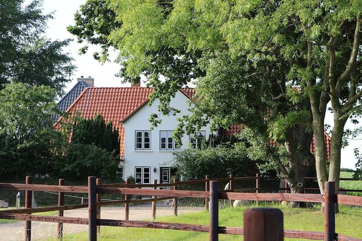 Ferienhaus für 9 Personen, mit Sauna und Garten sowie Terrasse, mit Haustier in Pommerby
