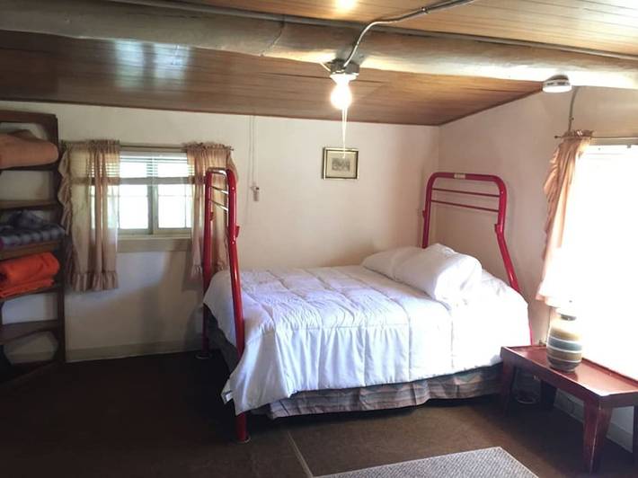 Lake house for 4 people in New Mexico