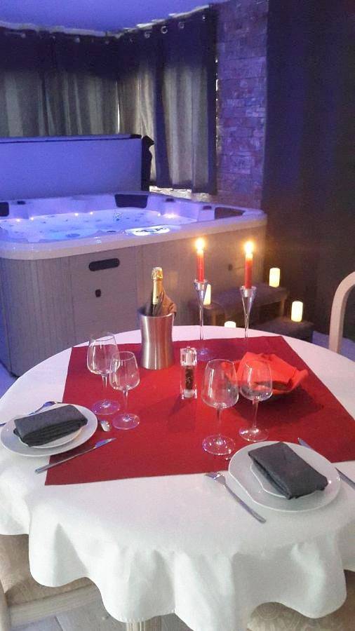 Location de vacances pour 4 personnes, avec jacuzzi et jardin à Les Mées