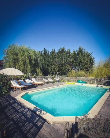Gîte pour 5 personnes, avec jardin ainsi que piscine et terrasse à Chissay-en-Touraine