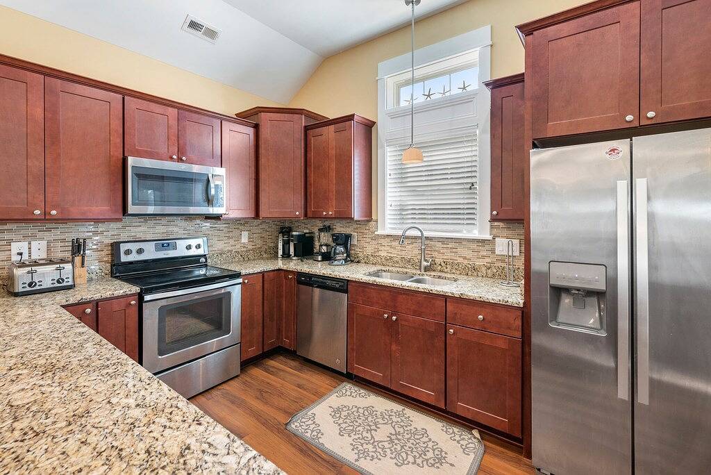 Beachaholic: Rec Room | Pool Access in Corolla, Currituck County