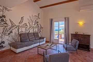 Gîte pour 6 personnes, avec terrasse à Farinole