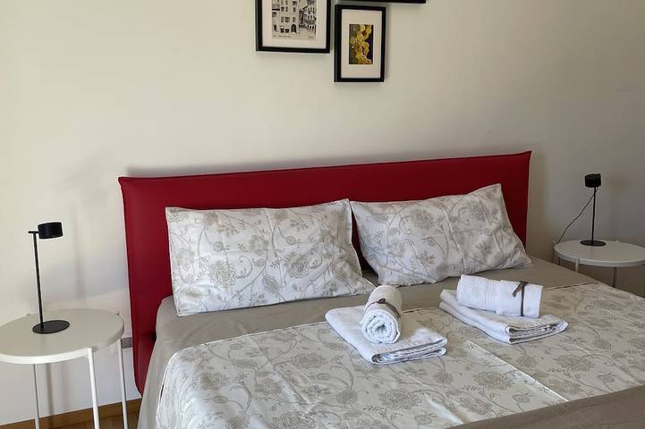 Entire apartment, Rubina Home in Alba, Langhe