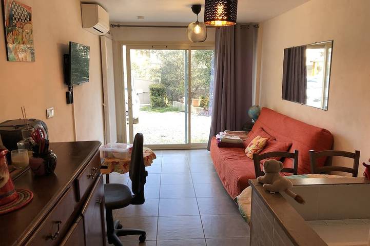 Appartement entier, Appart  40m² avec jardin Transport à 200 m La Montre parking privé /wifi in Marseille, Côte méditerranéenne (France)