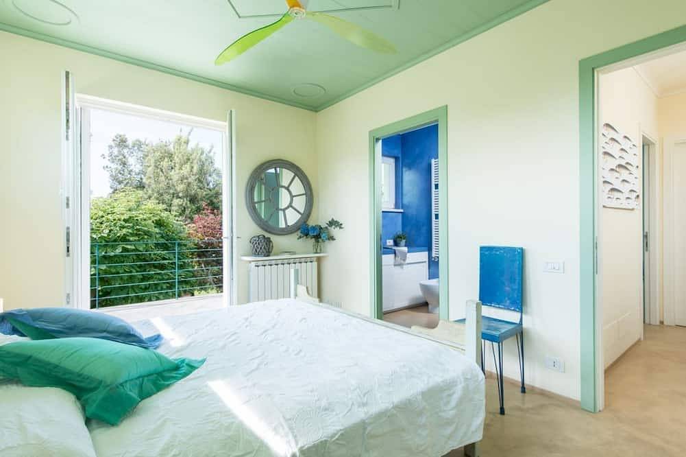 Monti di Luna, Quiet & Exquisite Villa im Herzen von Forte dei Marmi, Toskana in Forte dei Marmi, Italienische Riviera