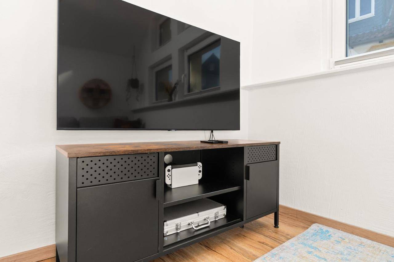 Ganze Wohnung, Kolibri - Design Maisonette - Nintendo Switch, Streaming, Bikestore, E-Wallbox in Wehrda, Marburg