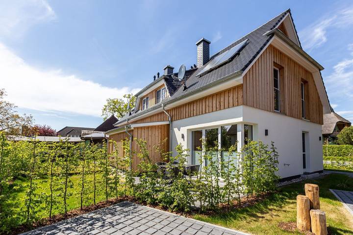 Ferienhaus für 4 Personen, mit Sauna und Garten in Wieck am Darß