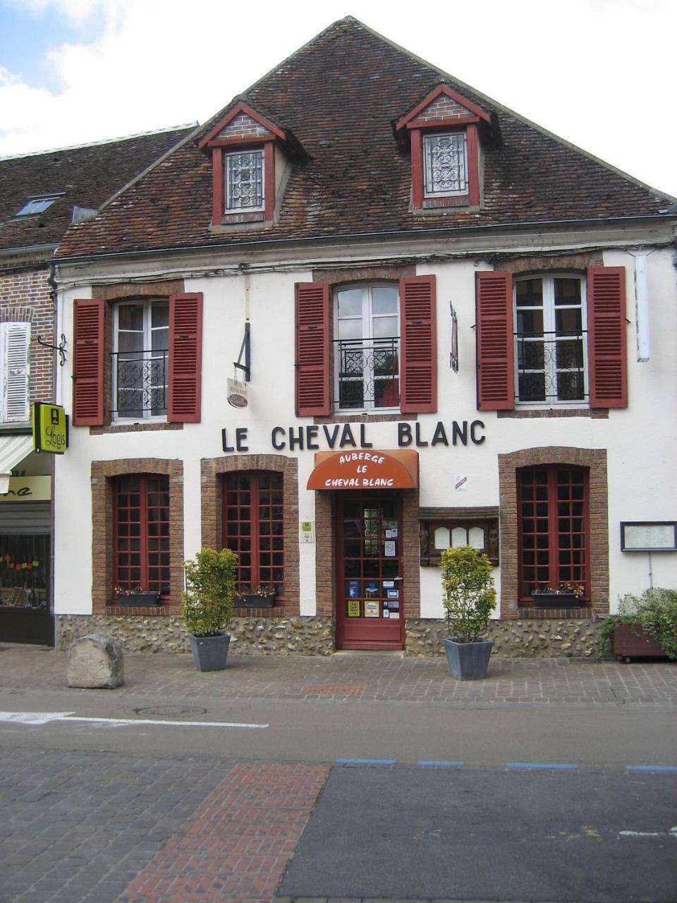 Superior Double Room in Charny-Orée-de-Puisaye, Région d'Auxerre