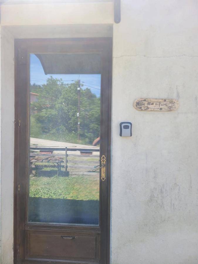 Gîte pour 2 personnes, avec jardin ainsi que terrasse et vue, animaux acceptés à Vinezac - 3
