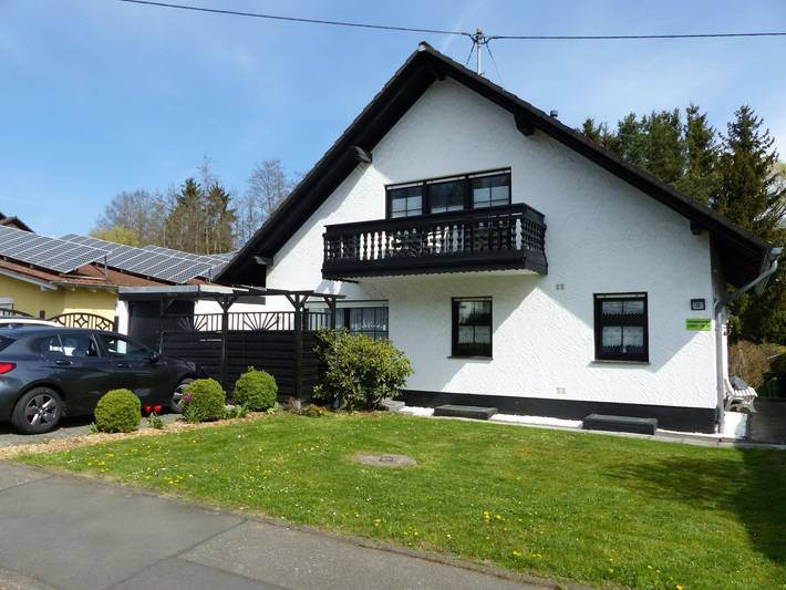 Ferienwohnung für 4 Personen, mit Garten und Balkon, kinderfreundlich
