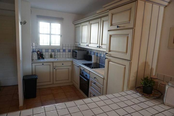 Location de vacances pour 4 personnes, avec terrasse et piscine à La Môle - 4