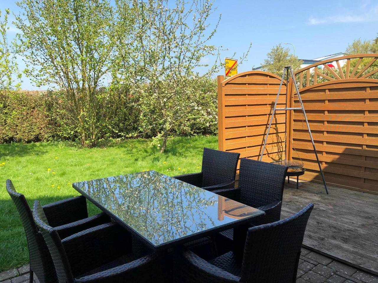 Ganze Wohnung, Ferienwohnung 'Ferienhaus Casa Moderna' mit Bergblick, privater Terrasse und Wlan in Wiesbaum, Vulkaneifel
