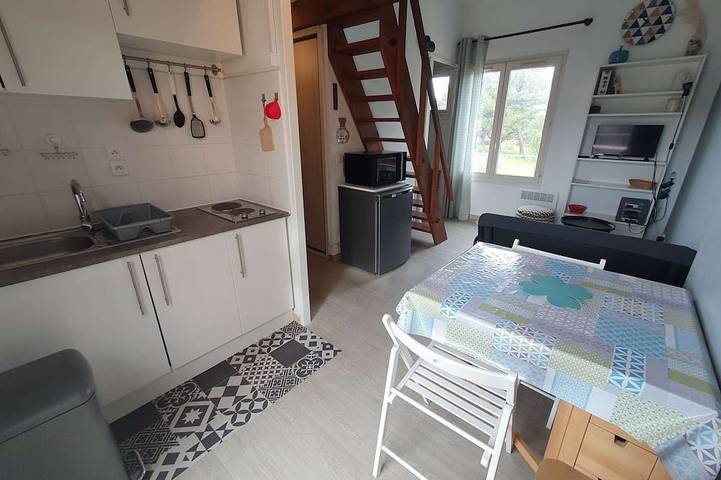 Gîte pour 5 personnes, avec Terrasse dans Plage de l'Almanarre