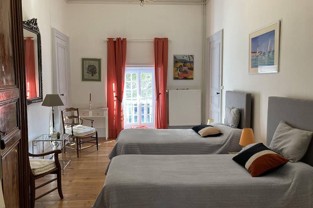 Entire apartment, Grand Appartement Luxueux, in Cognac, Charente