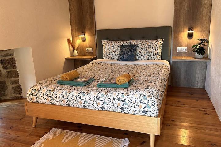 Chambre d’hôte pour 2 personnes, avec jardin ainsi que jacuzzi et piscine à Sablières