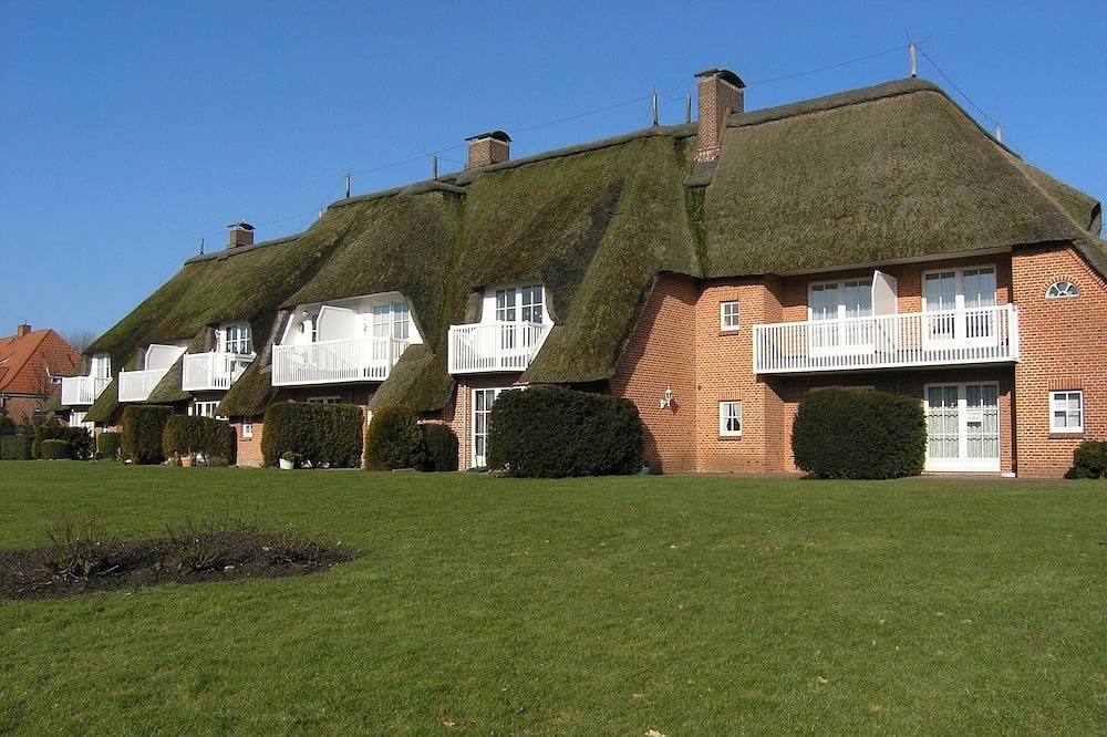 Ganze Wohnung, Reethaus Hus to Wurth, Fewo Polarmöwe, nur 300m bis zum Strand in Büsumer Deichhausen, Nordseeküste