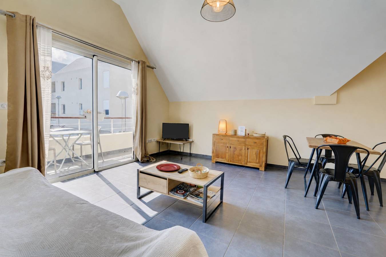 Appartement entier, Cantebazi - Balcon - Plage - Wifi in Saint-Leu, Île de la Réunion