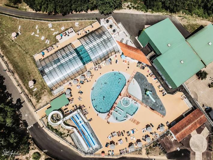 Camping pour 4 personnes, avec Terrasse et Piscine