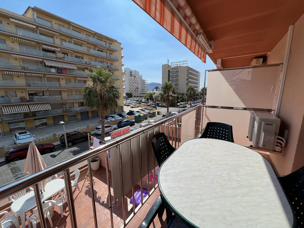 Apartamento entero, Apartamento de vacaciones para 6 personas con terraza in Platja de Sant Margarida (Roses), Roses
