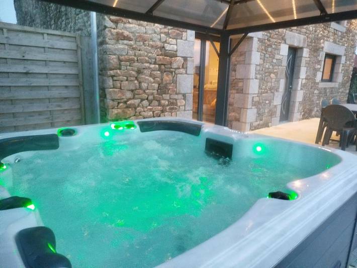 Maison de vacances pour 6 personnes, avec Jacuzzi et Terrasse ainsi que Jardin et Sauna à Bacilly