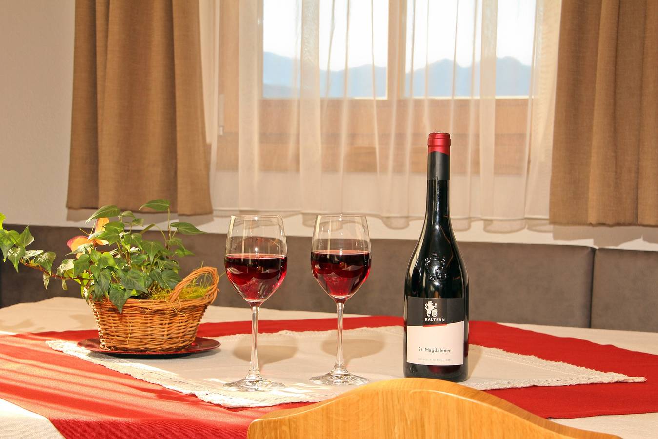 Appartamento intero, Appartamento 'Feldererhof Apt Hochstein' con vista sulle montagne, giardino in comune e Wi-Fi in Monti del Villgraten, Valle di Casies