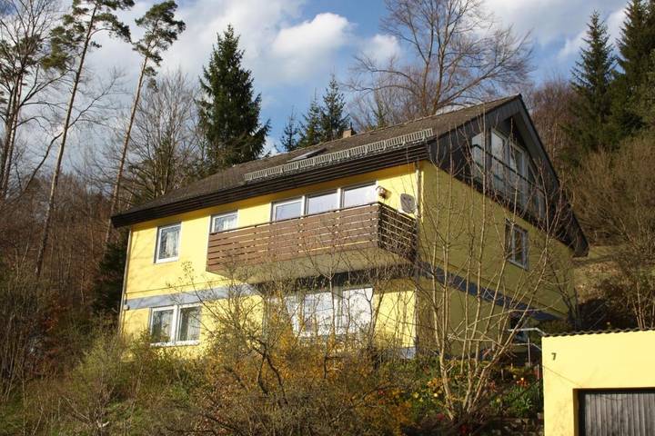 Ferienwohnung für 5 Personen, mit Terrasse und Ausblick in Burladingen