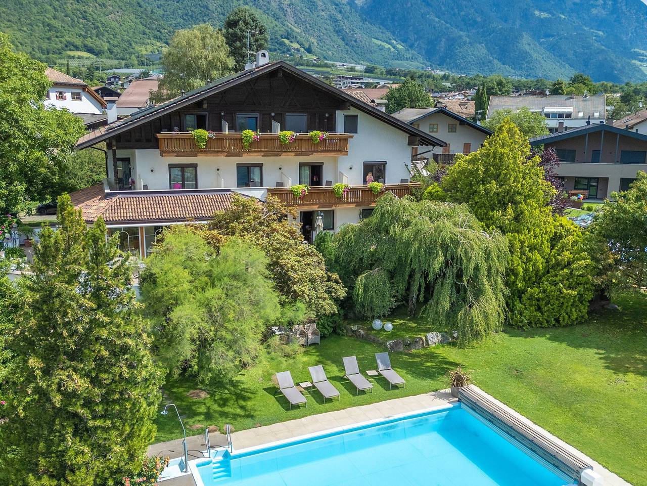Ganze Ferienwohnung, Garni-Hotel Am Meilenstein - Komfortzimmer "Aurelia" in Rabland, Partschins