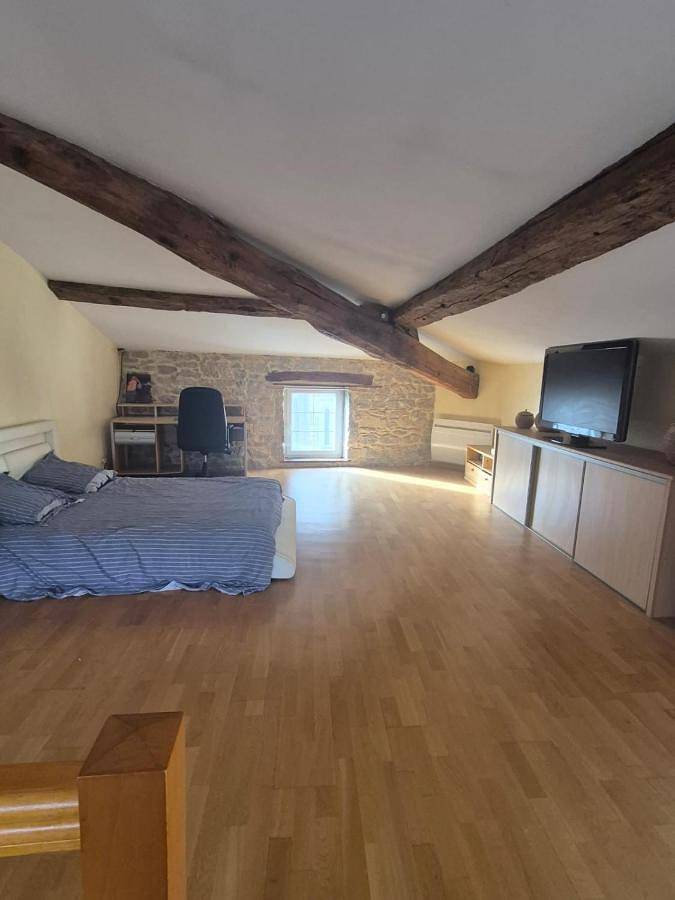 Gîte pour 2 personnes, avec vue et jardin à L'Abergement-de-Varey - 3