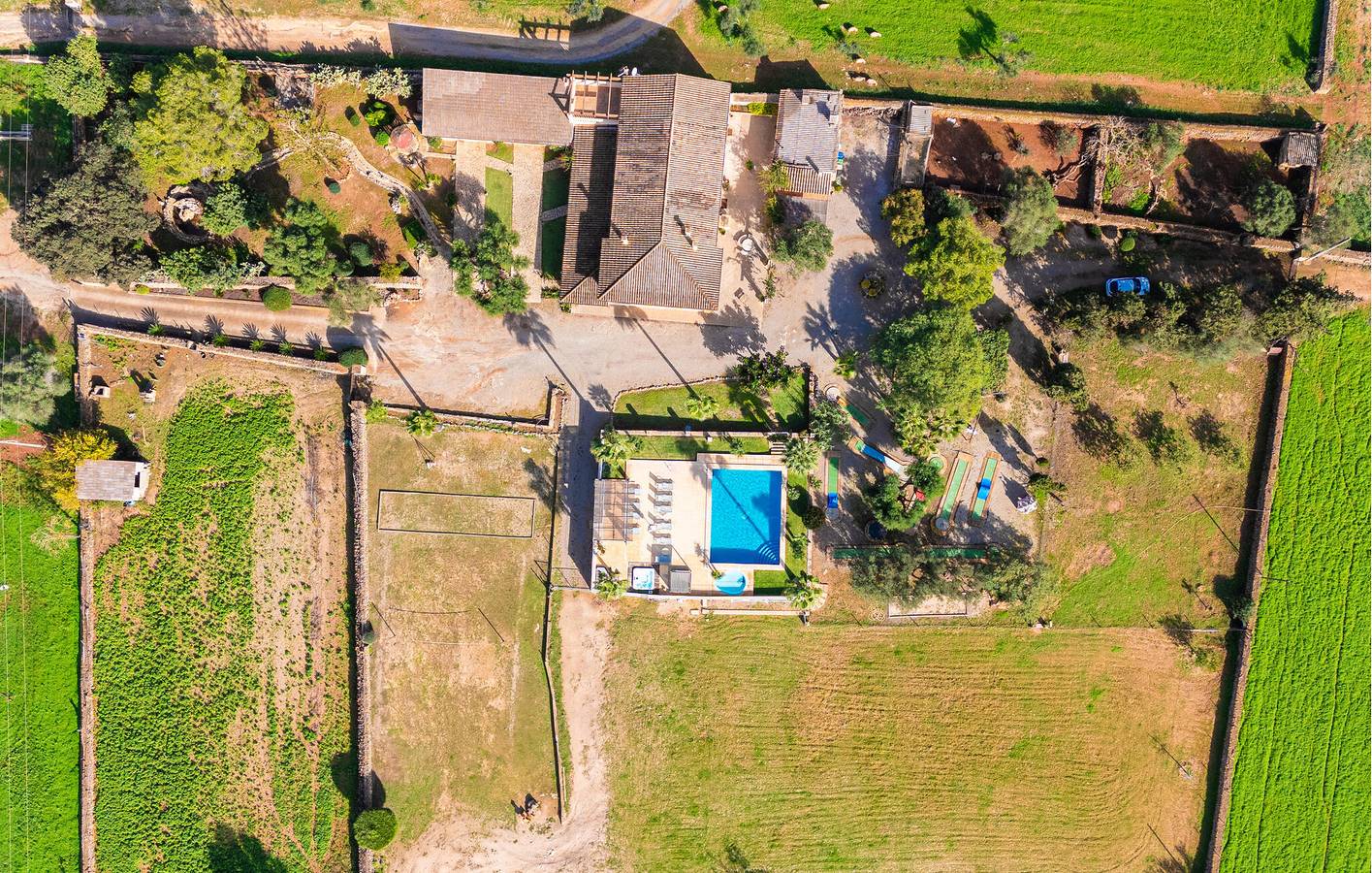 Sonnige Terrassenwohnung mit Pool und Grill in Santa Margalida, Mallorca Norden