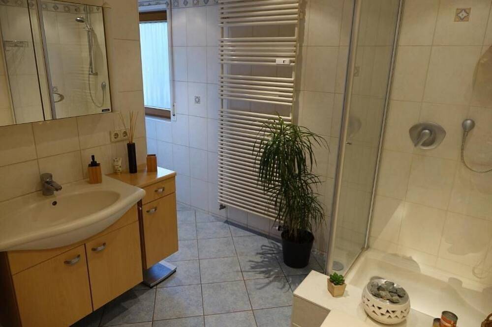 Ganze Wohnung, Fewo Anna - ruhig gelegen, mitten in der Natur, unmittelbar am Neckarsteig in Neckarsteinach, Bergstraße