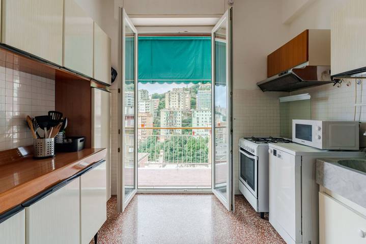 Apartamento entero, Apartamento de vacaciones para 2 personas con balcón/terraza in Génova (Ciudad), Génova