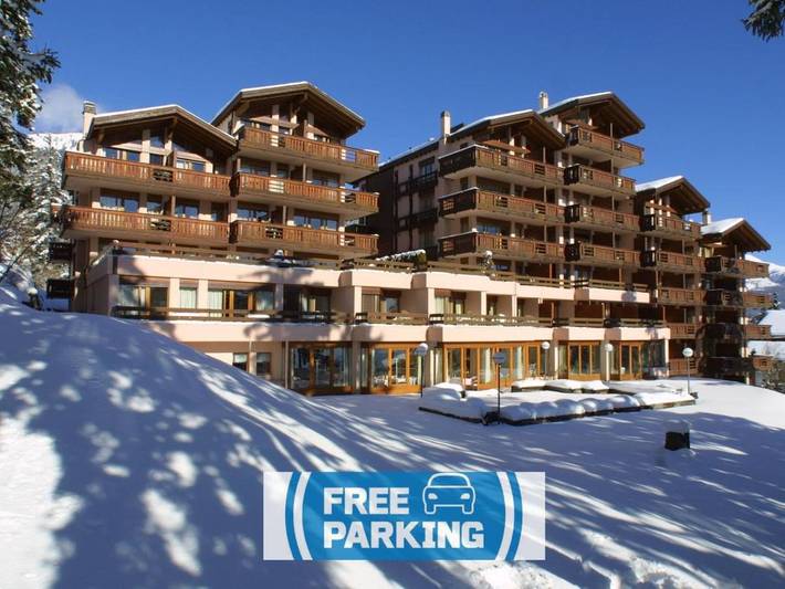Appart’hôtel pour 6 personnes, avec vue et piscine ainsi que jardin et sauna, animaux acceptés