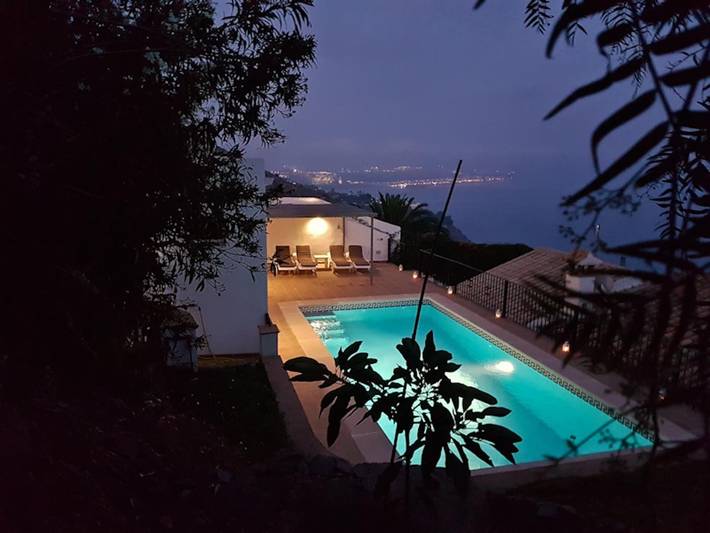 Location de vacances pour 6 personnes, avec vue sur l’océan ainsi que jardin et piscine à Salobreña - 2