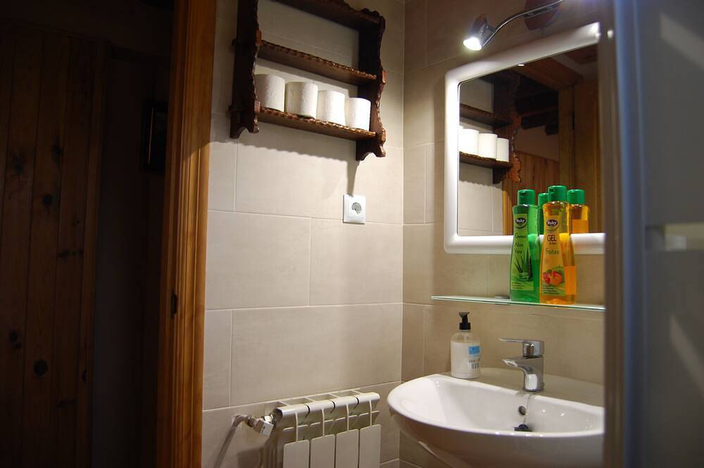 Arroyo Milano Casa Rural para 8 personas con patio in Maello, Provincia de Ávila