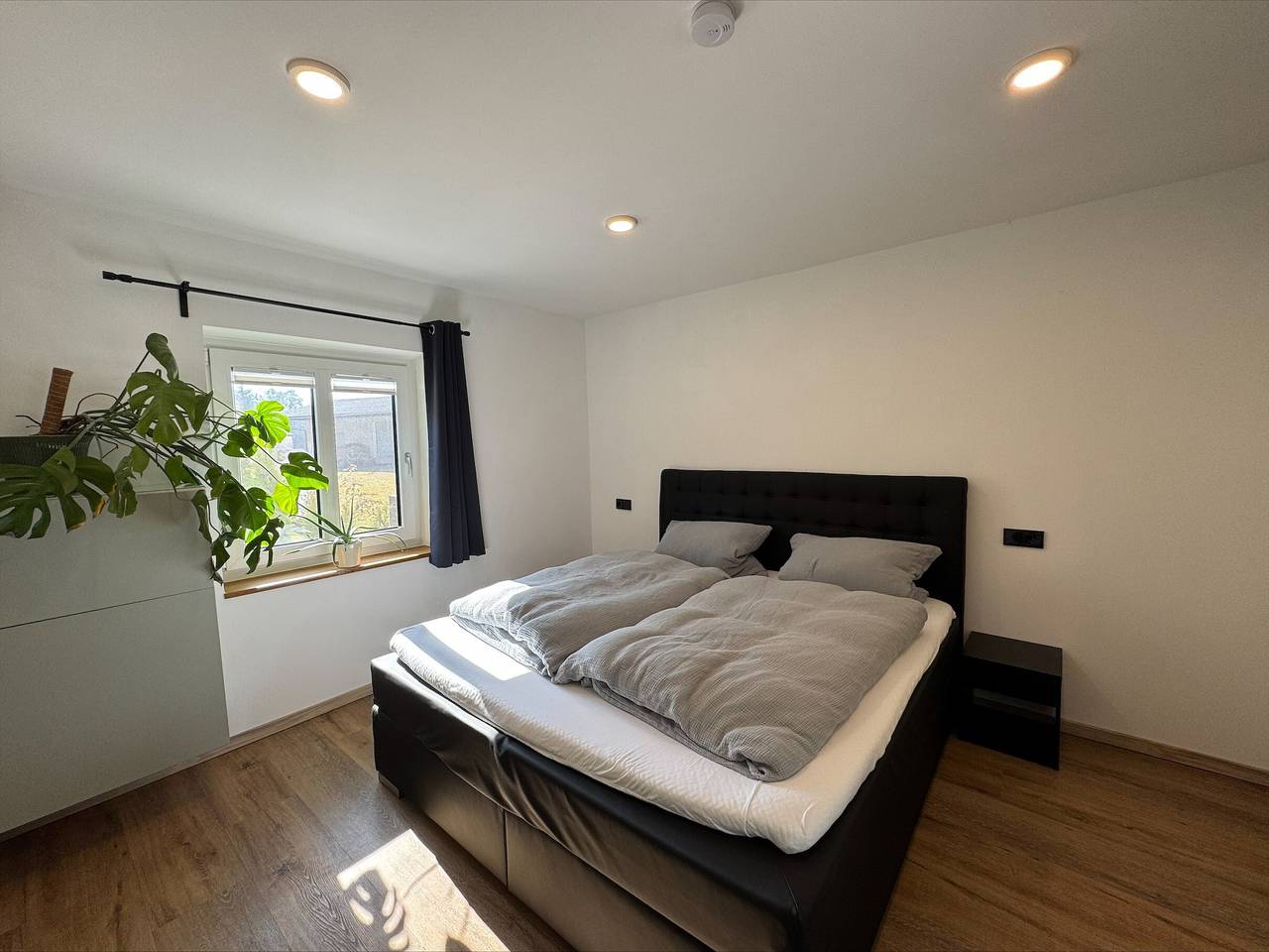 Ganze Wohnung, Ferienwohnung 'Am Biohof' mit privater Terrasse und Wi-Fi in Mengkofen, Ostbayern