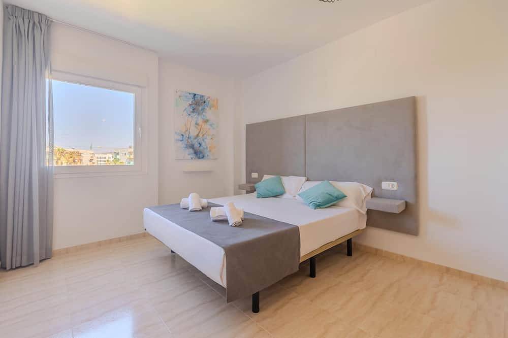 Entire apartment, Two bedroom apartment with terrace in Marina (Almerimar), El Ejido