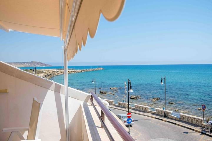 Location de vacances pour 4 personnes, avec Balcon ainsi que Terrasse et Vue à Siculiana