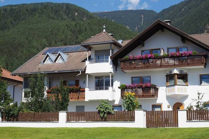 Ganze Wohnung, App2-Schönes Appartement mit tollem Bergblick in Sankt Georgen, Bruneck